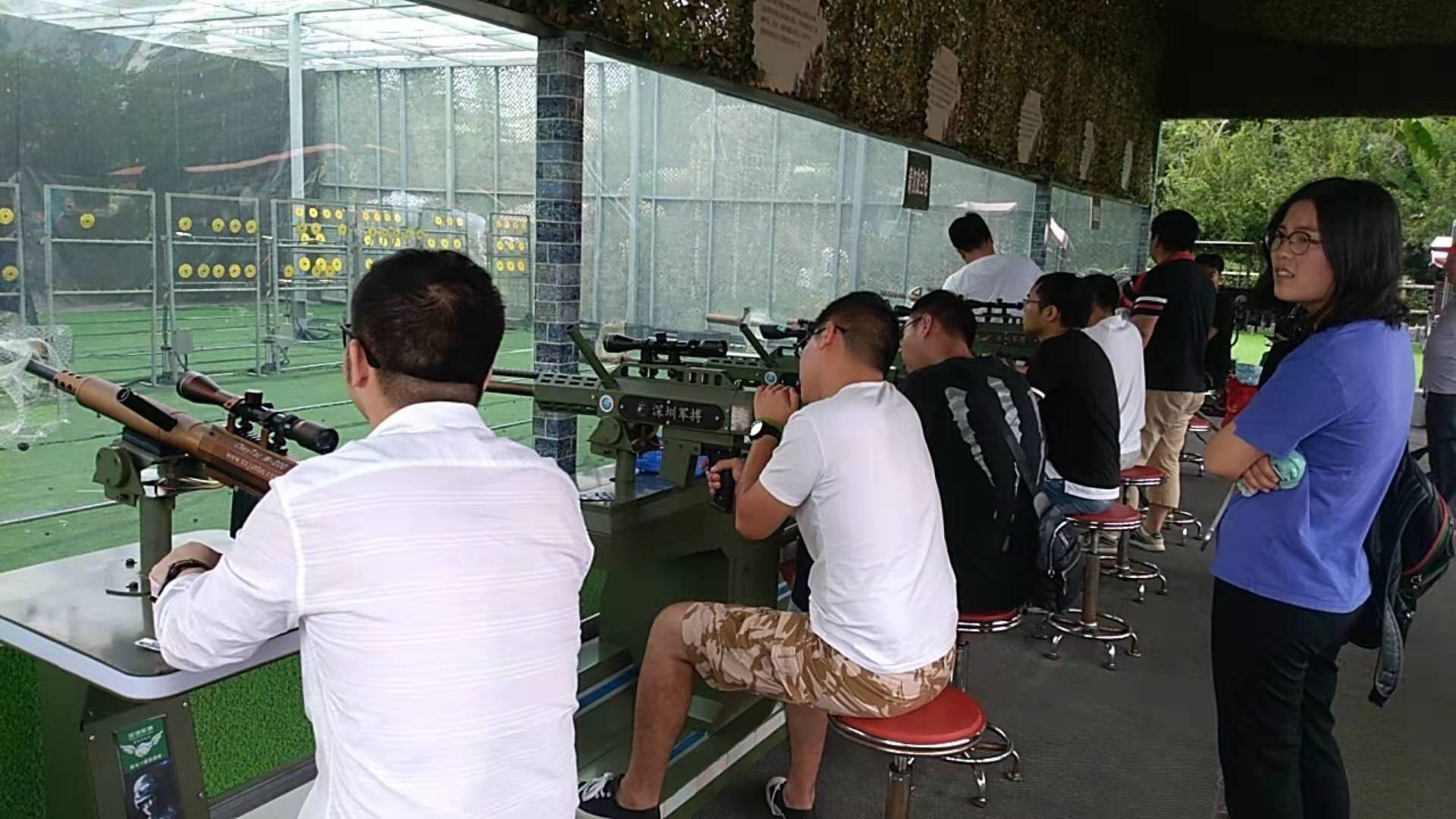 气炮枪射击游乐场经营人员每天的日常工作内容